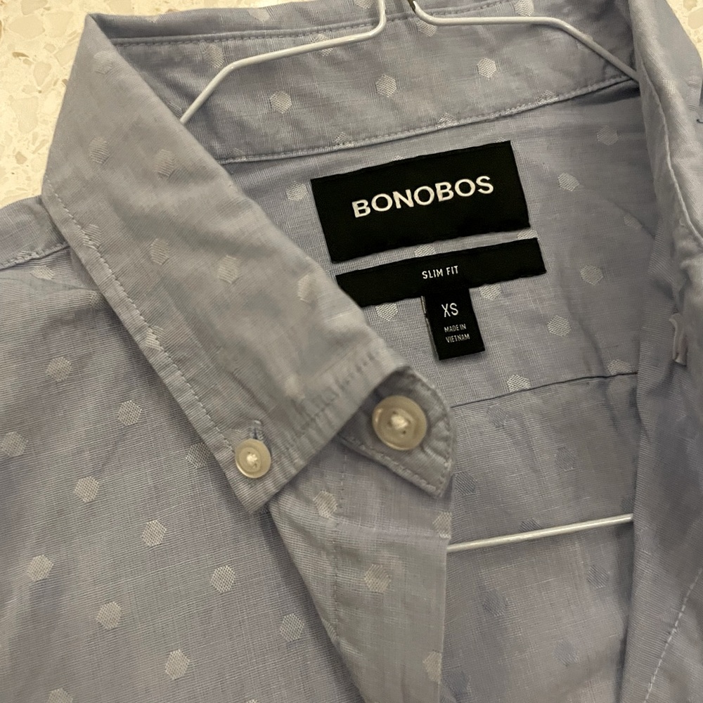 Men’s Bonobos XS slim fit light blue polka dot button down -like new, never worn